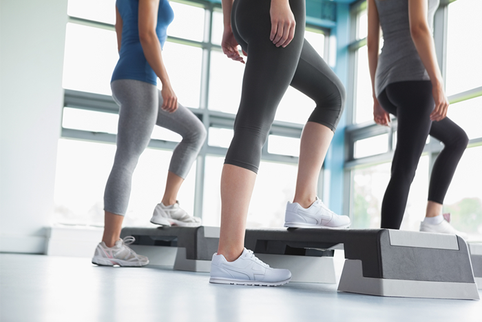 階梯踏板助於增強訓練、強化下肢訓練，又能達到極高的燃脂效果！