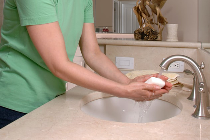 正確洗手5步驟-使用肥皂或洗手乳