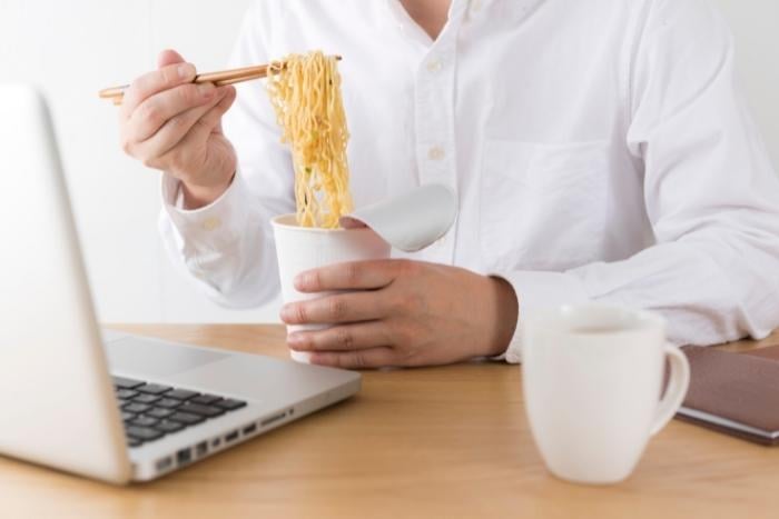 吃太多泡麵會對人體造成什麼影響？