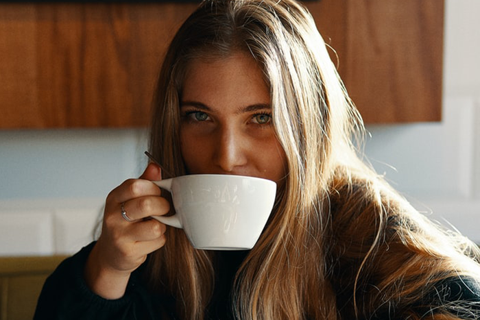 喝咖啡的好處-緩解頭痛
