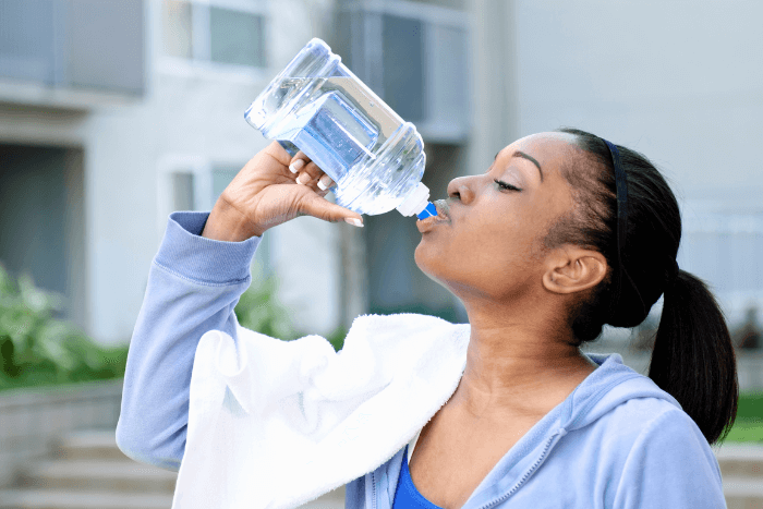 多喝水 選擇500ml的水瓶或水壺