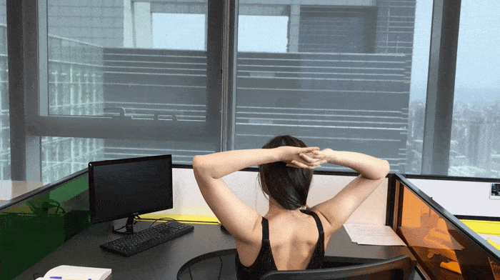 辦公室運動-肩膀伸展