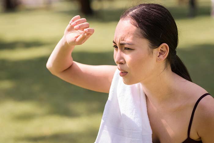 連日30度高溫讓人吃不消!重症醫揭熱傷害常見徵兆