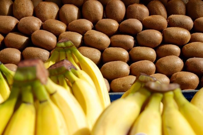 bananas-and-kiwis