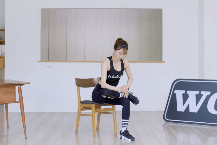 chair-stretching-exercises-2