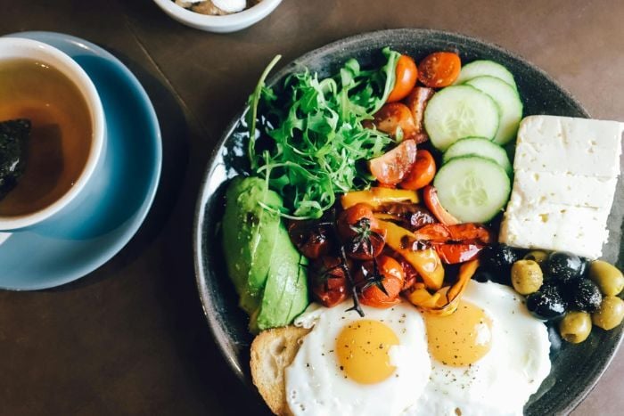 delicious-mediterranean-breakfast-plate