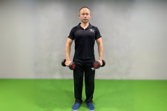 啞鈴側平舉怎麼做