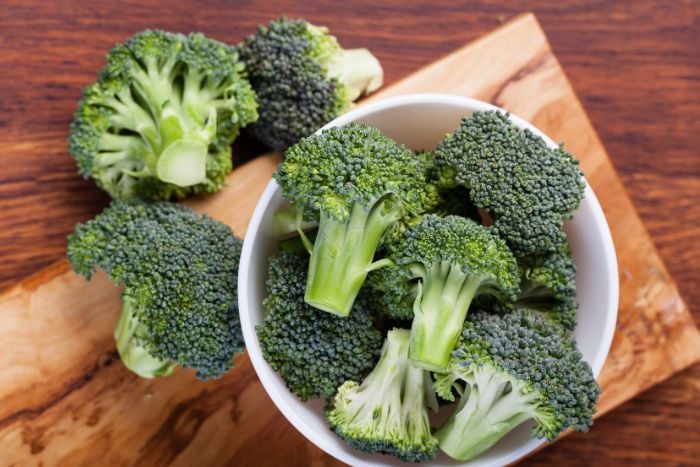 fresh-broccoli-on-the-table