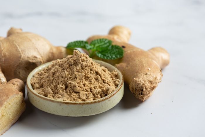 ginger-root-and-ginger-powder
