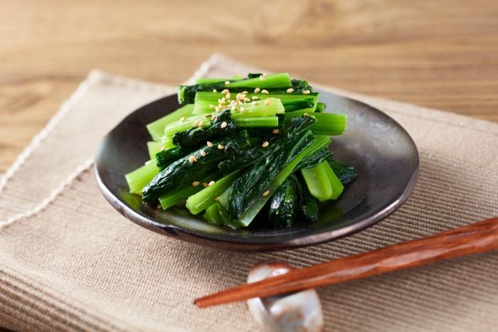green-vegetables-with-sesame-seeds