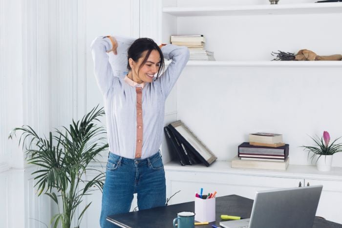 modern-woman-using-laptop