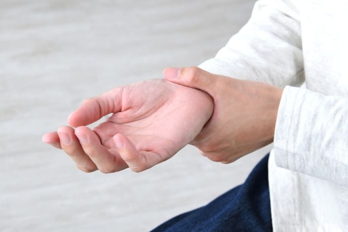 numbness-and-tremors-in-hands
