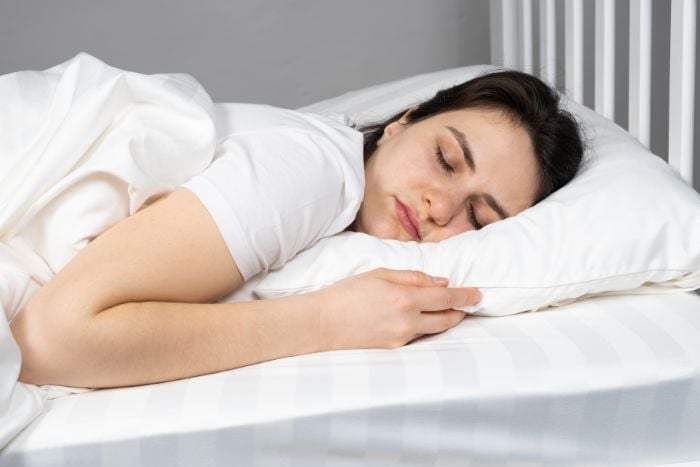 枕頭高度不對小心「落枕」