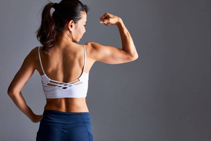 strong-woman-posing-in-athletic-wear