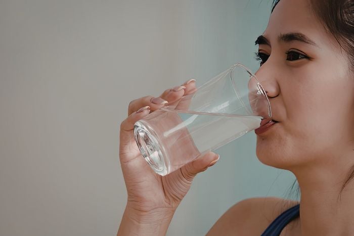 woman-drinking-water-from-glass