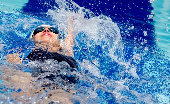 仰式 游泳 有氧運動