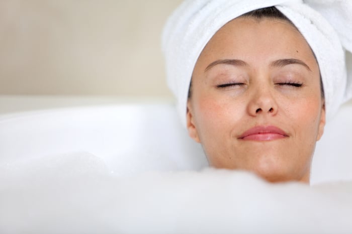 皮膚病、發燒、身上有傷口或是女性生理期，盡量避免泡澡