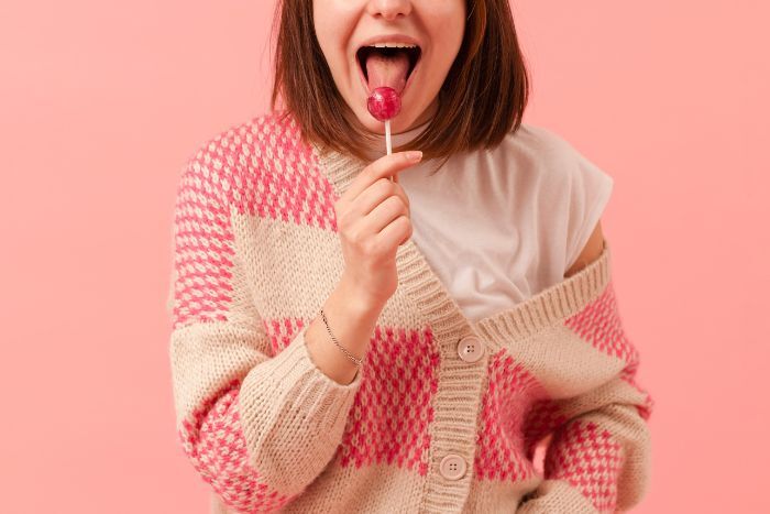 舌頭發白、發紅、發紫代表什麼？從舌頭顏色看身體健康