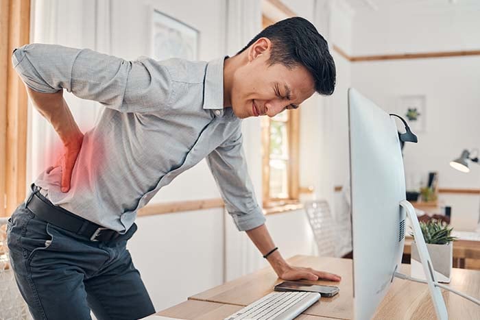 為什麼會下背痛？物理治療師解析3個主因