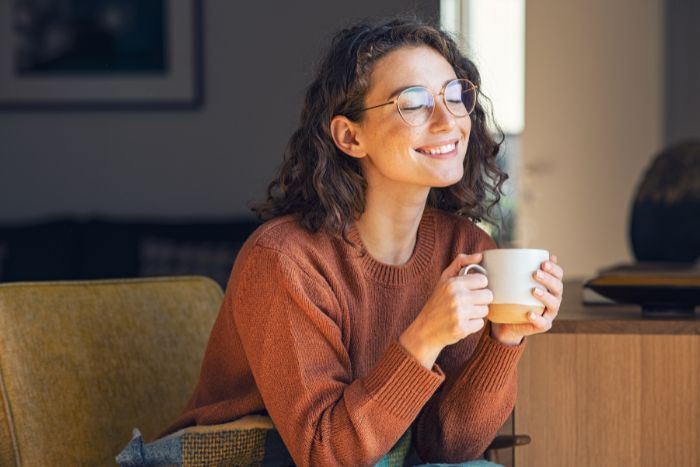 感冒可以喝咖啡嗎？醫師：這五類食物最好避開！