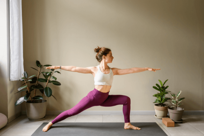 練瑜珈好處有哪些？5基礎瑜珈動作，每天15分鐘改善體態